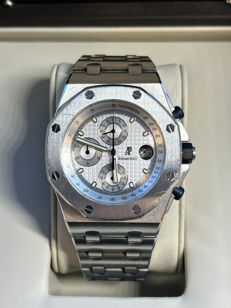 Audemars Piguet - Pre-owned 42mm Royal Oak Offshore Chronograph White Dial 25721ST