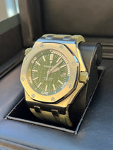 Audemars Piguet - Pre-owned 42mm Royal Oak Offshore Green 15710ST