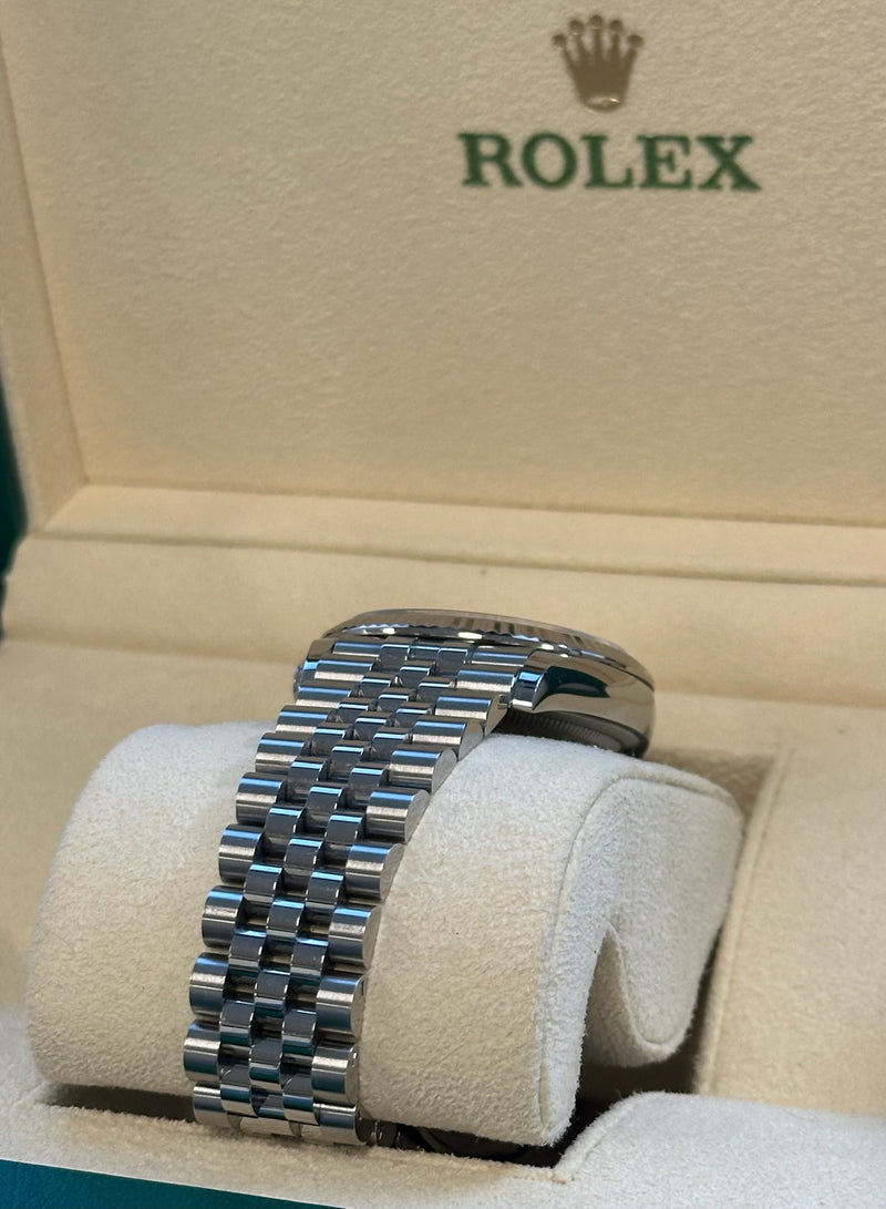 Rolex - Pre-owned Datejust 36mm Mother of Pearl (MOP) Diamond Dial Jubilee Bracelet 126234