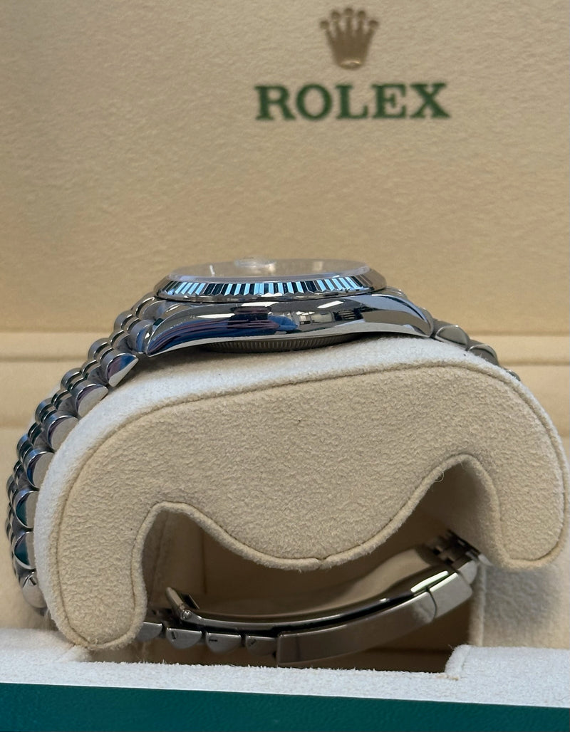 Rolex - Pre-owned Datejust 36mm Mother of Pearl (MOP) Diamond Dial Jubilee Bracelet 126234