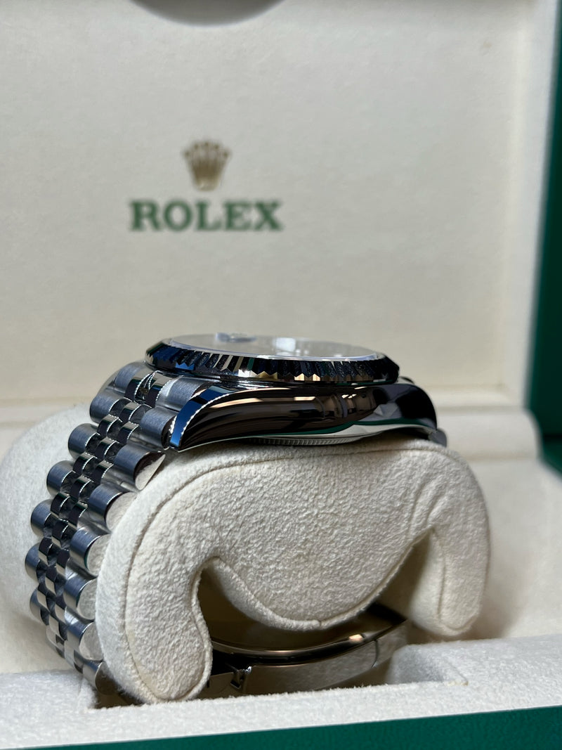 Rolex - Unworn Sky-Dweller Jubilee Blue Dial 326934