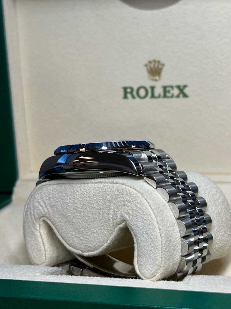 Rolex - Unworn Sky-Dweller Jubilee Blue Dial 326934