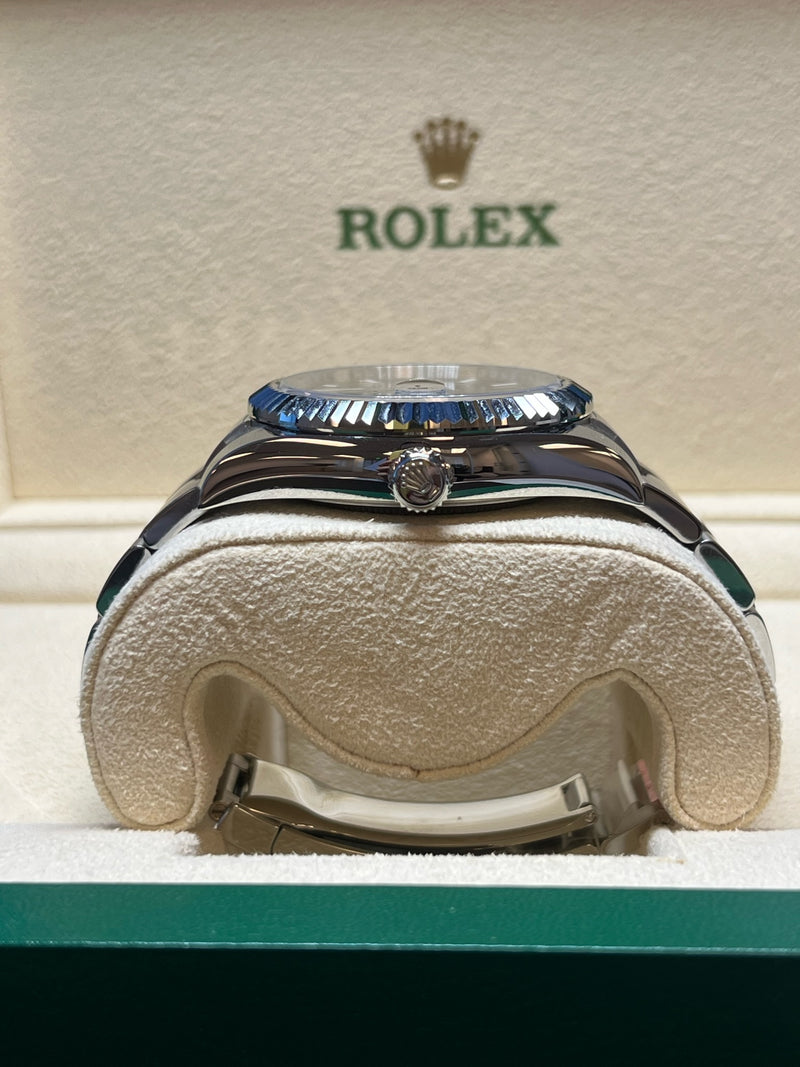 Rolex - Unworn Sky-Dweller Oyster Green Dial 336934