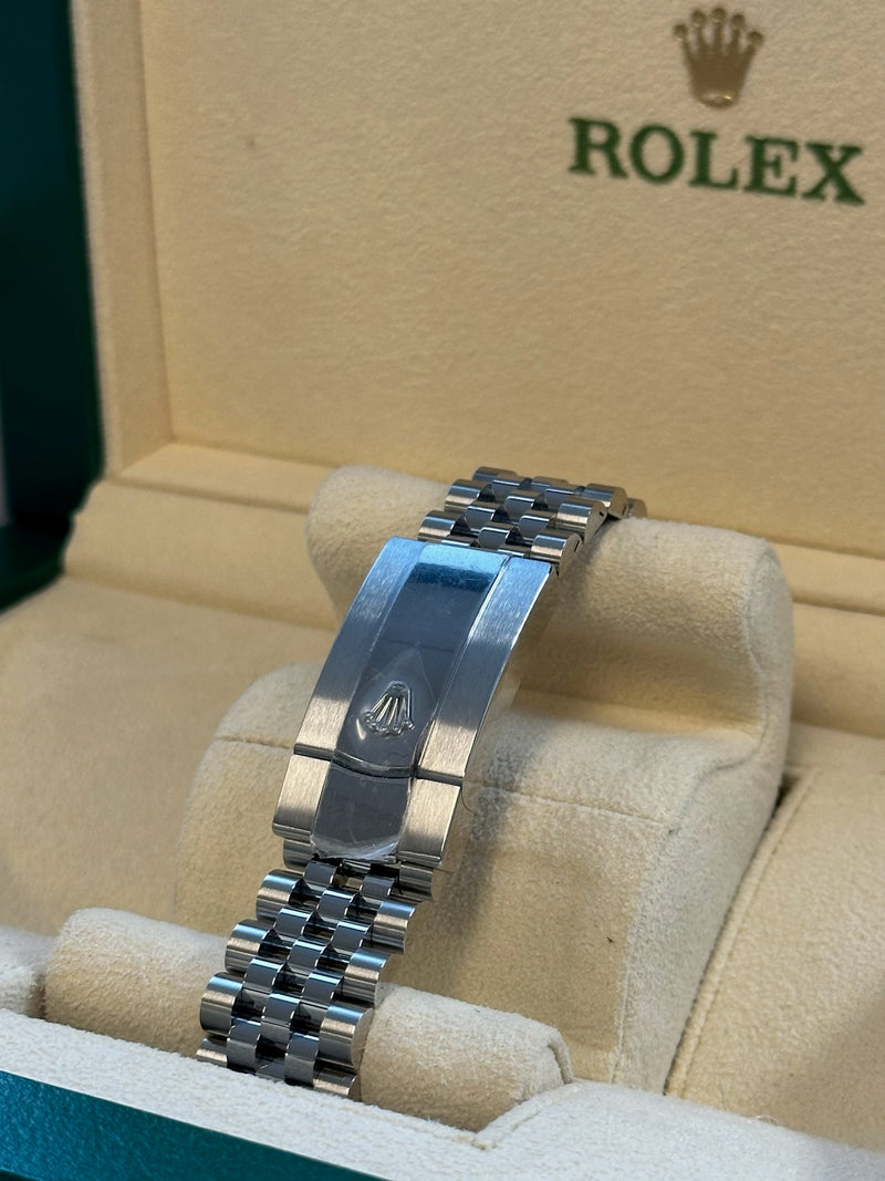 Rolex - Pre-owned Datejust 36mm Green Palm Motif Diamond Dial Jubilee Bracelet 126234