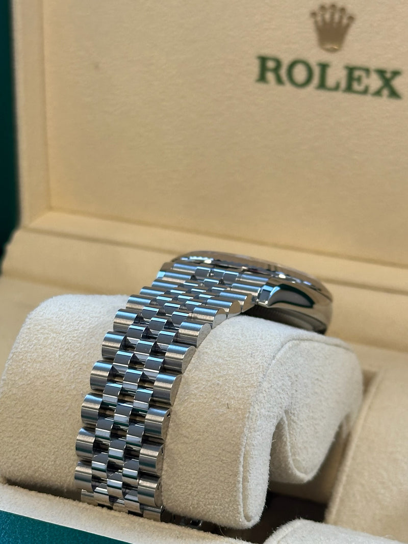 Rolex - Pre-owned Datejust 36mm Green Palm Motif Diamond Dial Jubilee Bracelet 126234