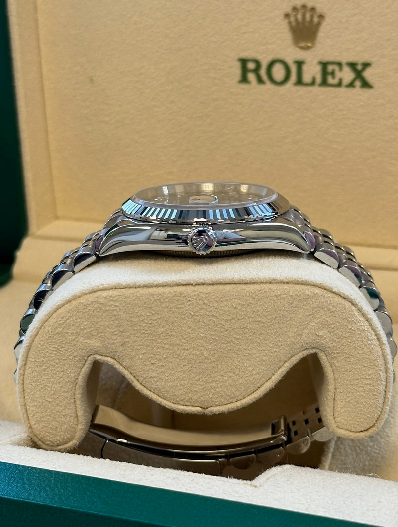 Rolex - Pre-owned Datejust 36mm Green Palm Motif Diamond Dial Jubilee Bracelet 126234