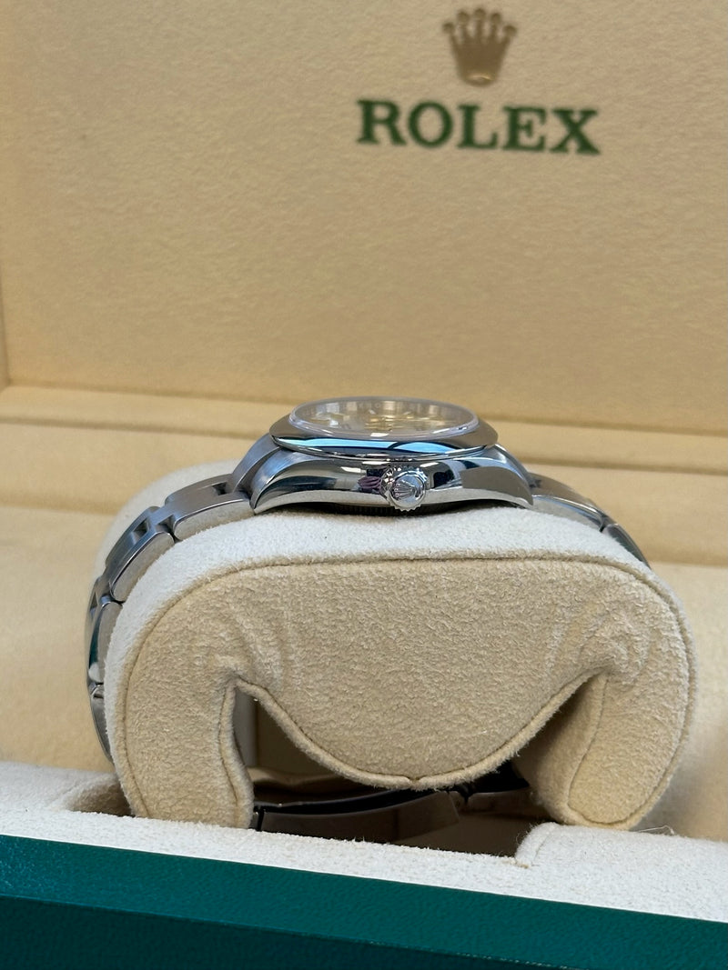 Rolex - Pre-owned Oyster Perpetual 28mm Silver Dial 276200