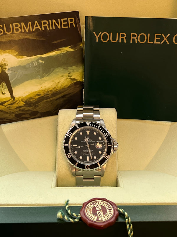 Rolex - Pre-owned Submariner Date 16800